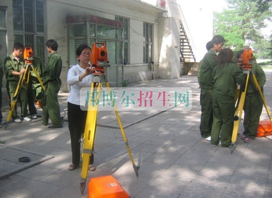 重慶建筑高級技工學(xué)校地址在哪里