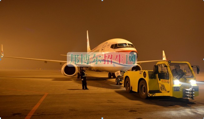 成都男生讀飛機(jī)維修怎么樣