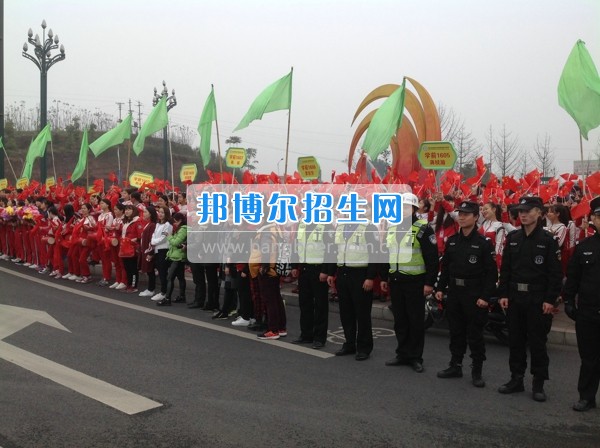 四川省宜賓市南溪區(qū)職業(yè)高級中學(xué)校學(xué)前教育齊拉練，共踏春風(fēng)迎春景