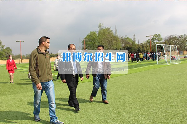 成都希望航空職業(yè)學(xué)校大學(xué)生創(chuàng)業(yè)孵化示范基地通過初審