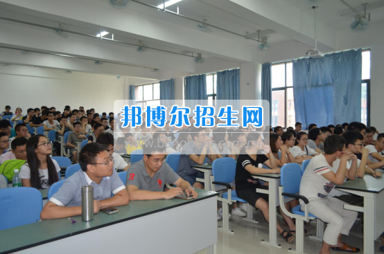 西南科技大學(xué)城市學(xué)院召開2018屆畢業(yè)年級教學(xué)宣講會