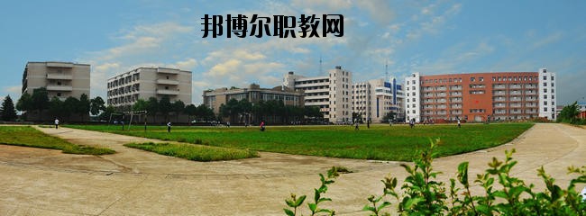 華寧縣職業(yè)高級中學怎么樣、好不好