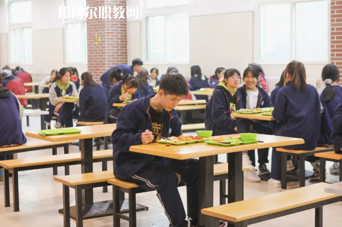 西安現(xiàn)代職業(yè)高中2022年宿舍條件