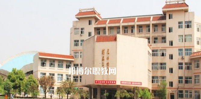 成都中醫(yī)藥大學(xué)附屬學(xué)校龍泉校區(qū)2022年報(bào)名條件、招生要求、招生對(duì)象