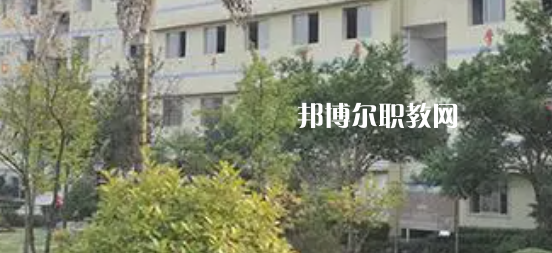 重慶市三峽職業(yè)技工學(xué)校地址在哪里，哪個(gè)地區(qū)，哪個(gè)城市?